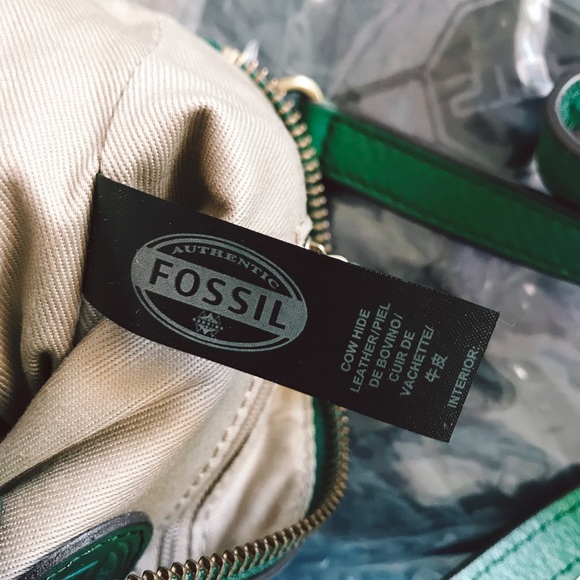 Fossil Leather. Teal green zipper crossbody. - Picture 8 of 8